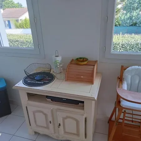 Joli A La *